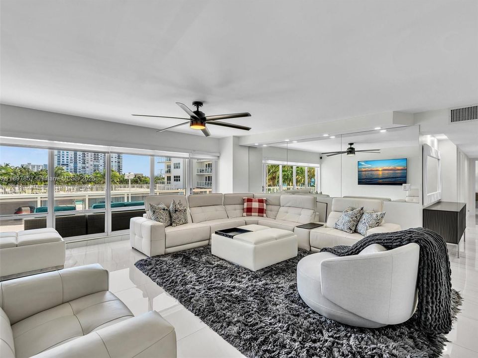 На продажу: $867,000 (3 спален, 2 ванн, 1700 Квадратных фут)