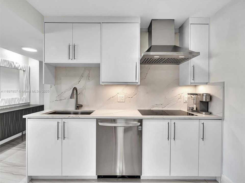 На продажу: $867,000 (3 спален, 2 ванн, 1700 Квадратных фут)