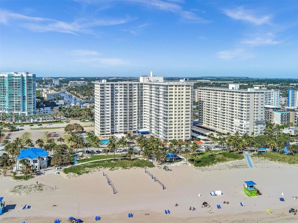 En Venta: $799,000 (3 camas, 2 baños, 1700 Pies cuadrados)