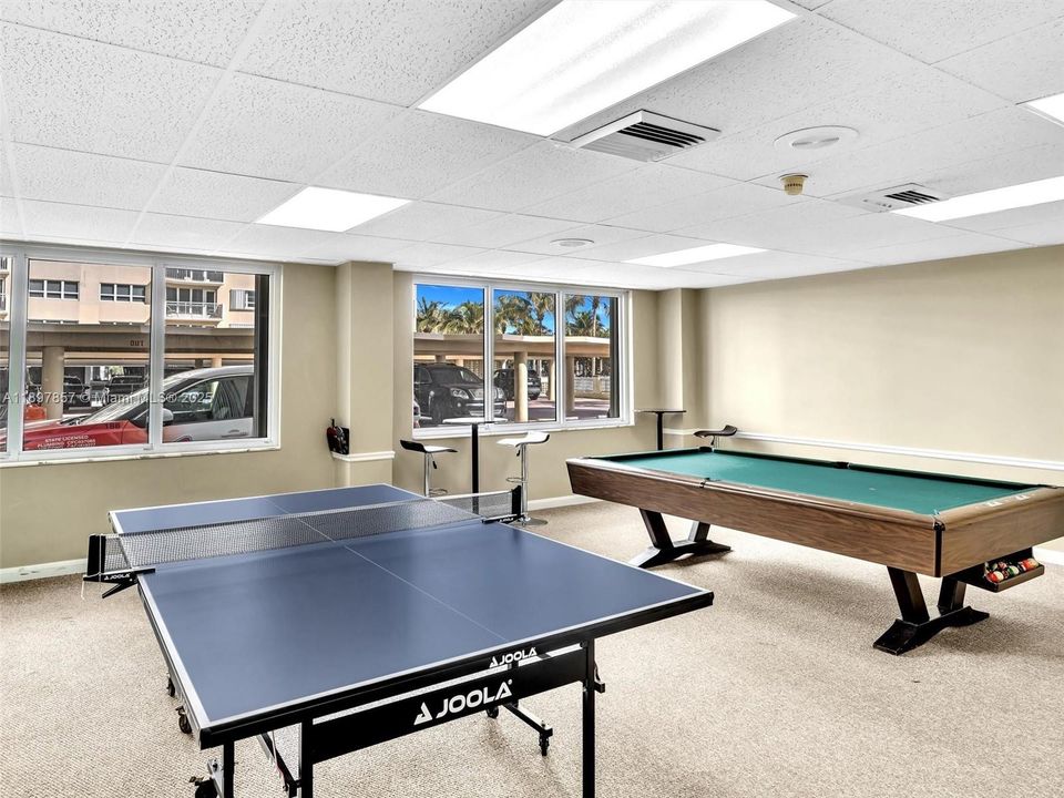 На продажу: $867,000 (3 спален, 2 ванн, 1700 Квадратных фут)