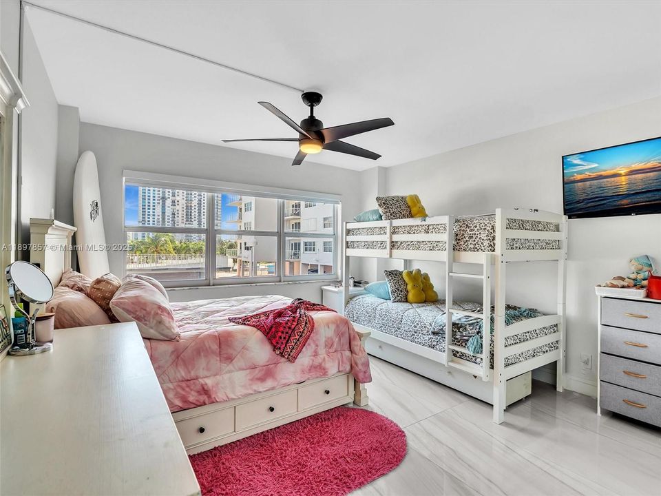 На продажу: $867,000 (3 спален, 2 ванн, 1700 Квадратных фут)