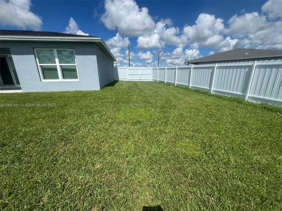 For Rent: $2,100 (3 beds, 2 baths, 0 Square Feet)