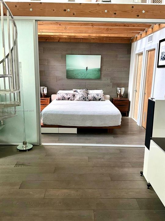 For Sale: $875,000 (1 beds, 1 baths, 804 Square Feet)