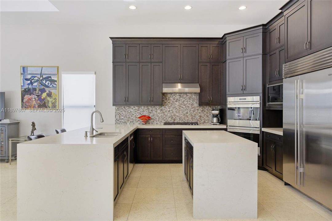 На продажу: $2,350,000 (5 спален, 5 ванн, 3968 Квадратных фут)