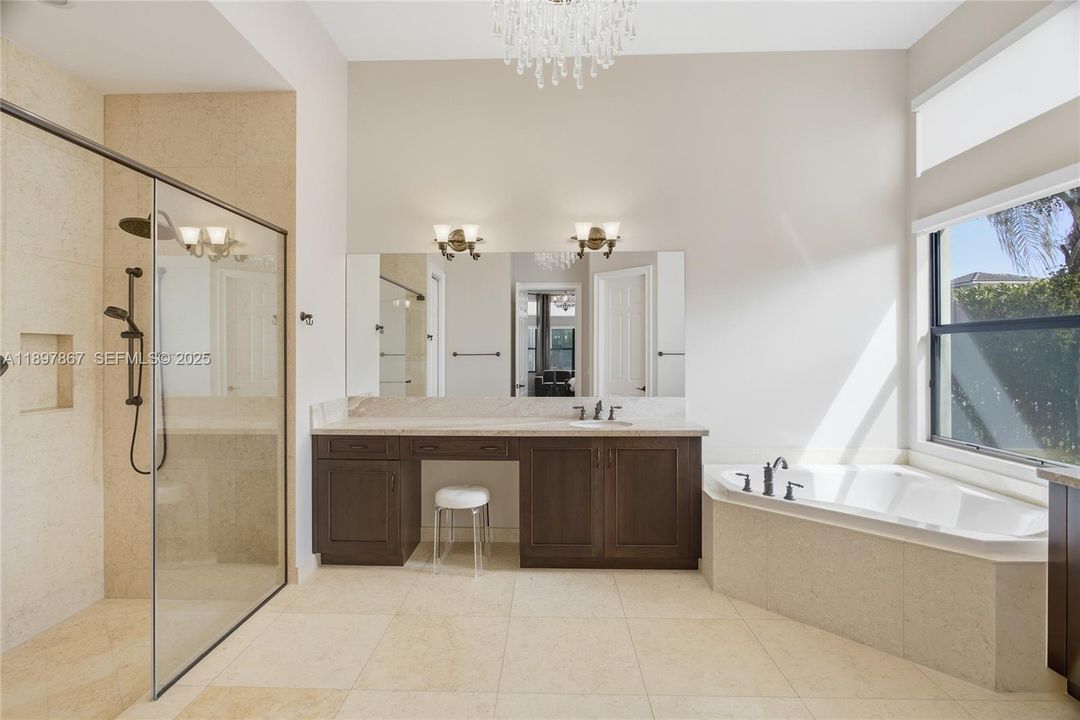 На продажу: $2,350,000 (5 спален, 5 ванн, 3968 Квадратных фут)