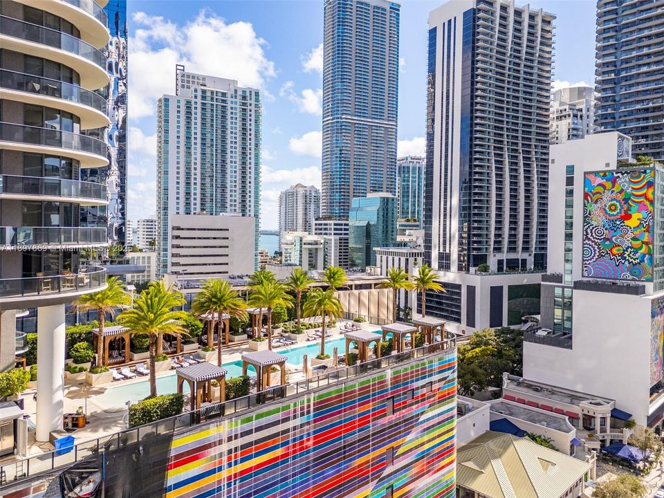 合同活跃: $1,625,000 (3 贝兹, 4 浴室, 1734 平方英尺)