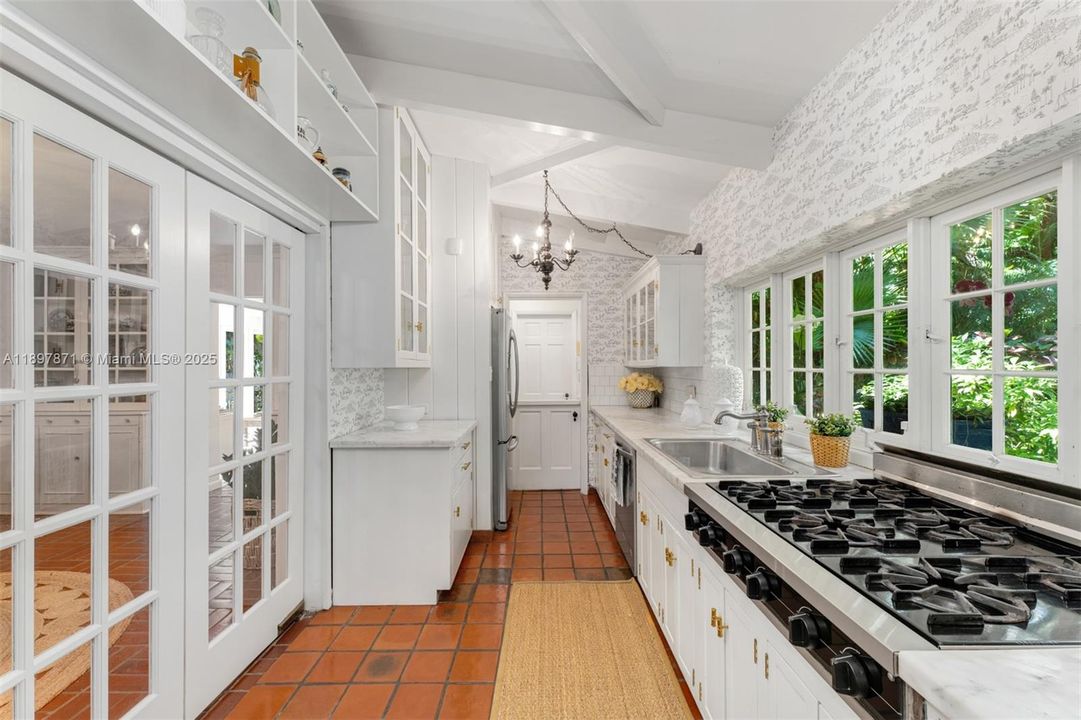 For Sale: $3,500,000 (4 beds, 3 baths, 3163 Square Feet)