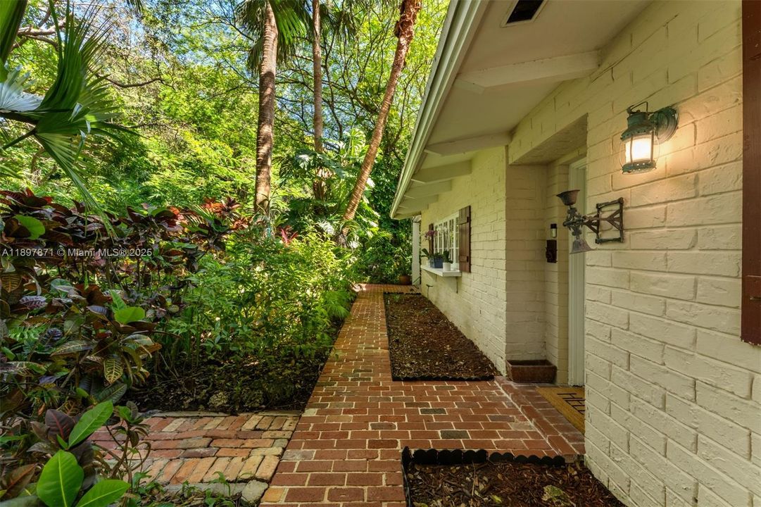 For Sale: $3,500,000 (4 beds, 3 baths, 3163 Square Feet)