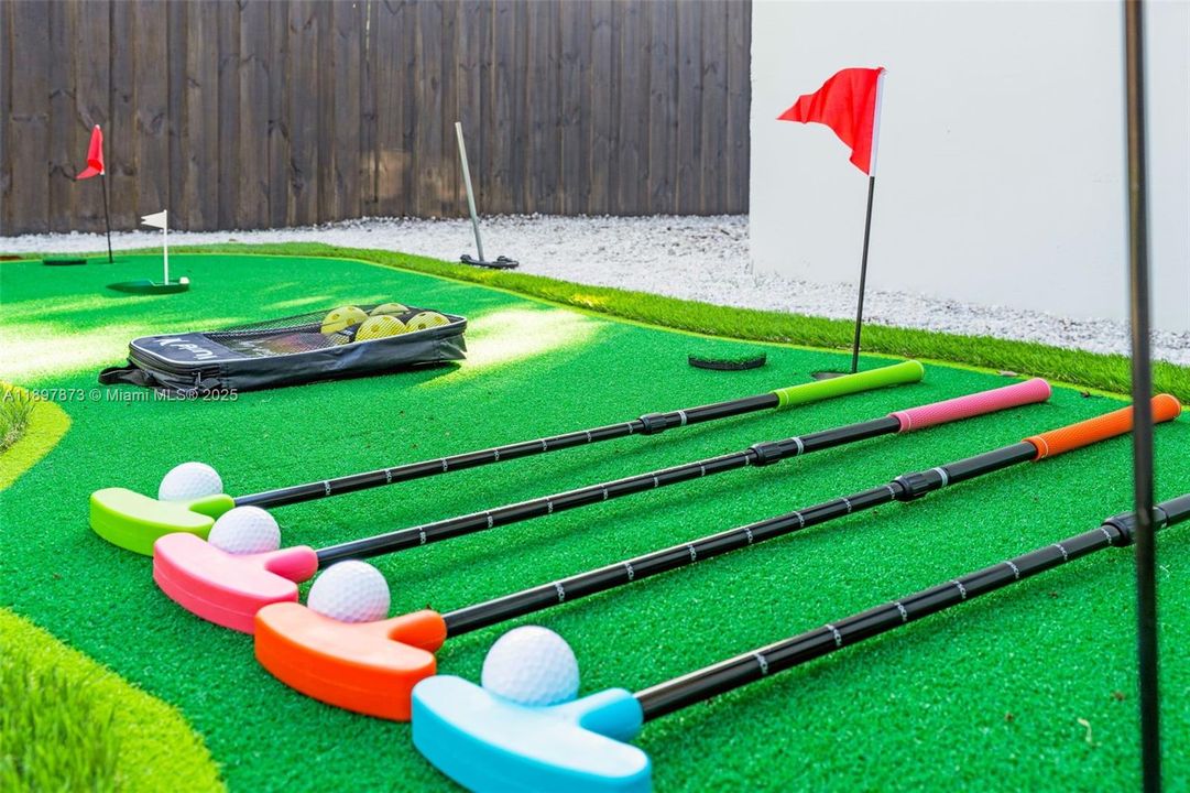 For Rent: $4,450 (4 beds, 2 baths, 2150 Square Feet)