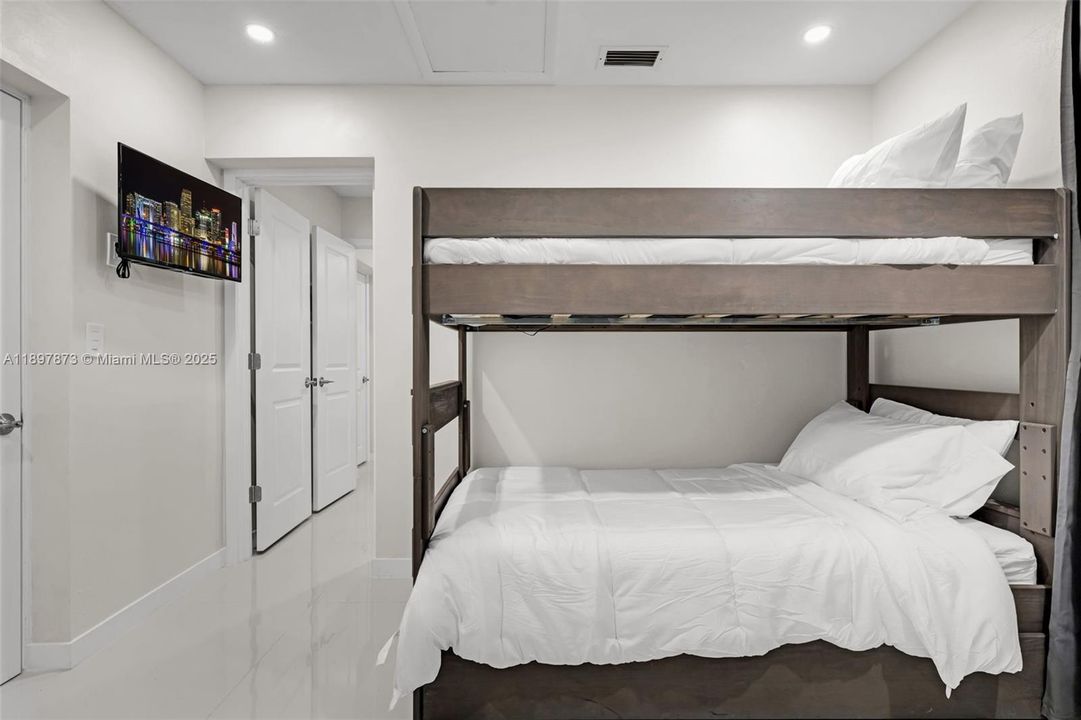 For Rent: $4,450 (4 beds, 2 baths, 2150 Square Feet)