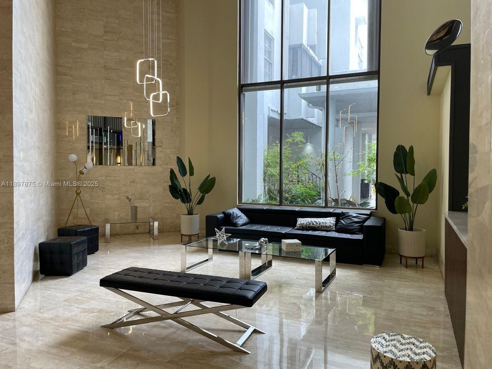 Active With Contract: $2,450 (2 beds, 2 baths, 1232 Square Feet)