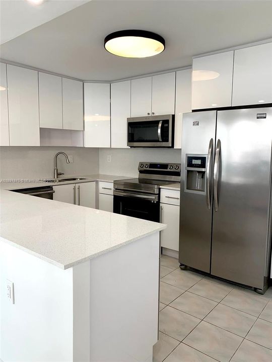 Active With Contract: $2,450 (2 beds, 2 baths, 1232 Square Feet)