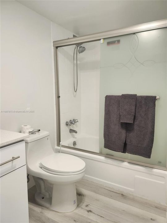 Active With Contract: $2,450 (2 beds, 2 baths, 1232 Square Feet)