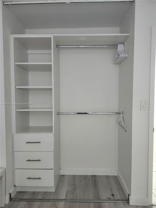 Active With Contract: $2,450 (2 beds, 2 baths, 1232 Square Feet)