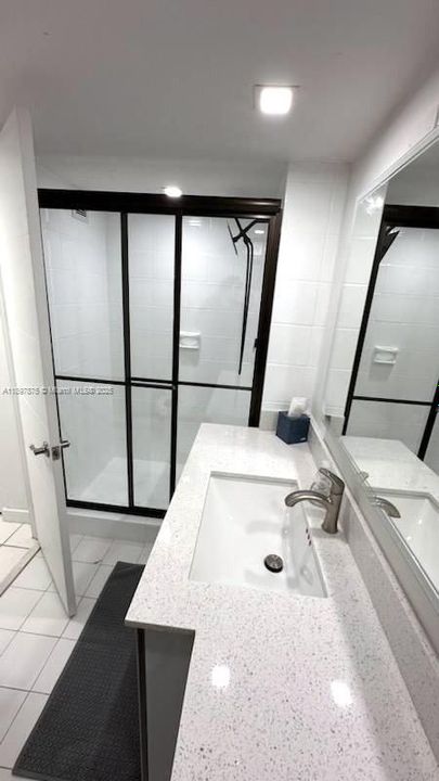 Active With Contract: $2,450 (2 beds, 2 baths, 1232 Square Feet)