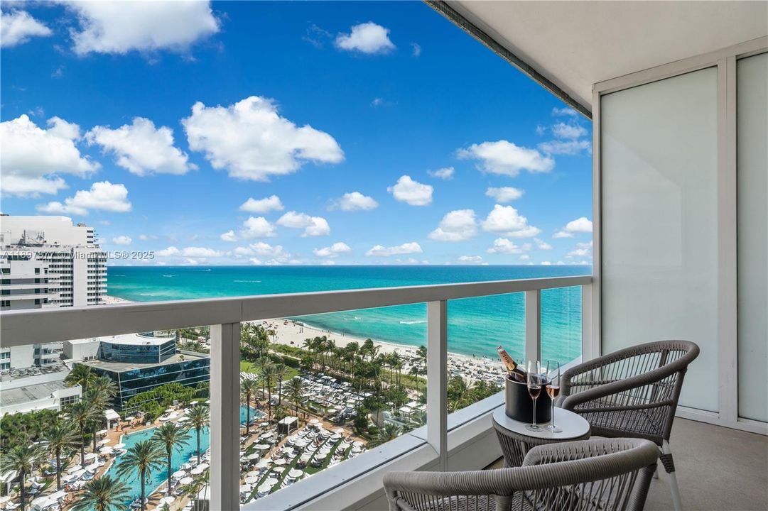 На продажу: $1,079,000 (0 спален, 1 ванн, 544 Квадратных фут)