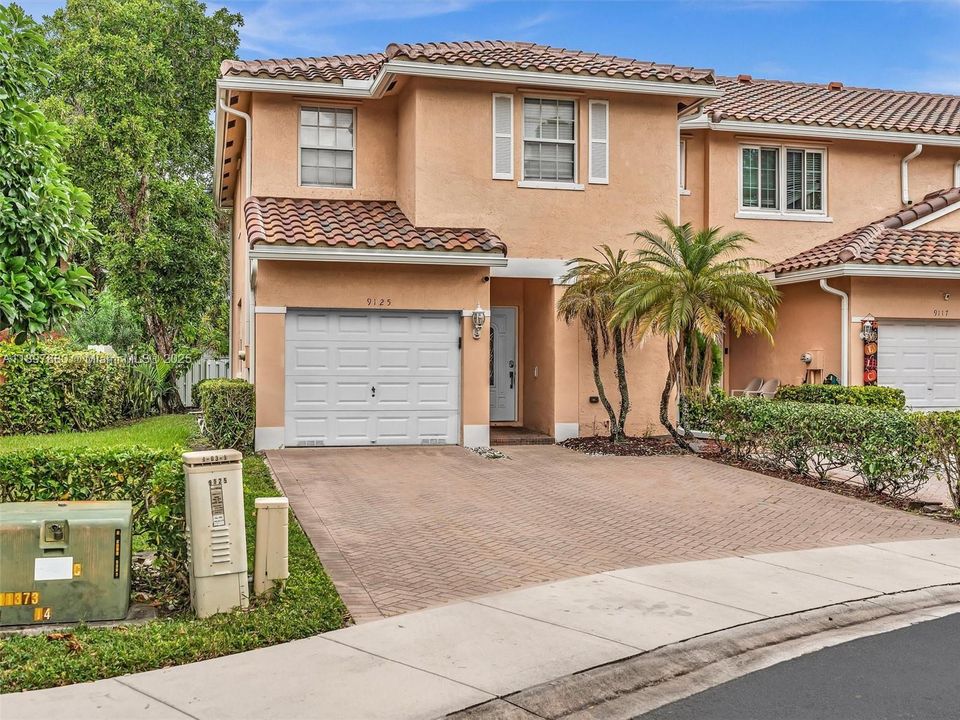 Active With Contract: $460,000 (4 beds, 2 baths, 1848 Square Feet)