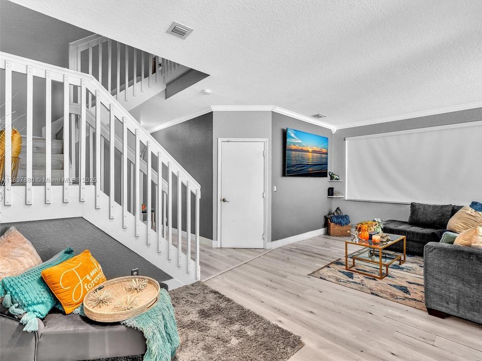 Active With Contract: $460,000 (4 beds, 2 baths, 1848 Square Feet)