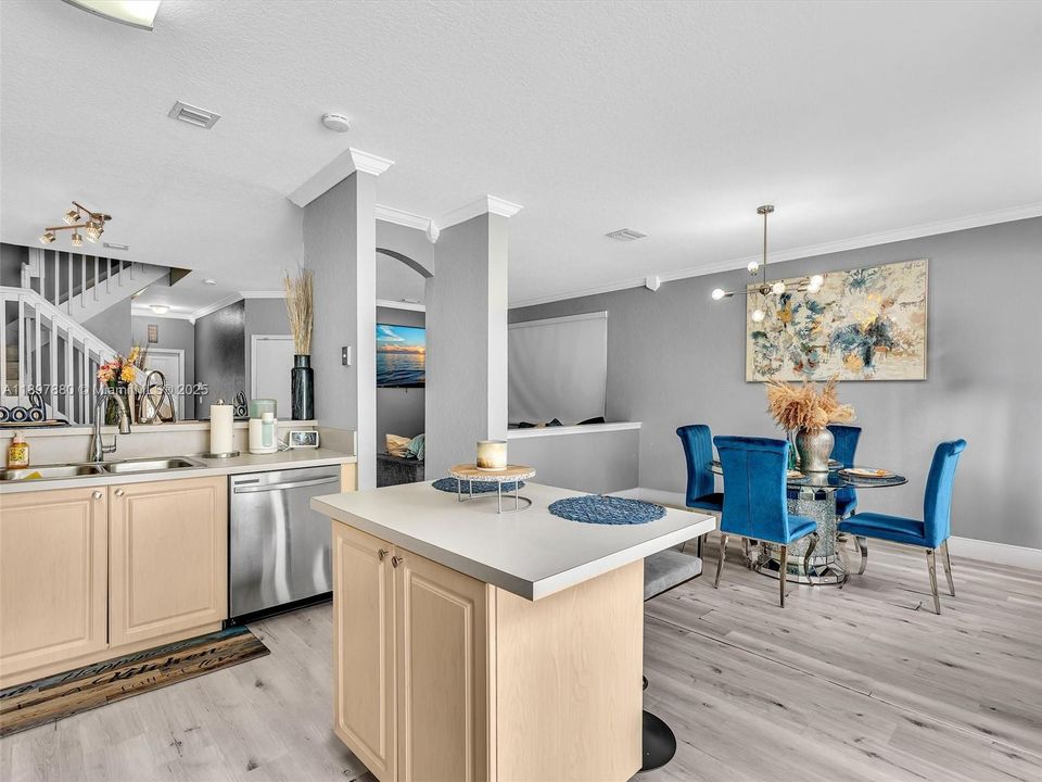 Active With Contract: $460,000 (4 beds, 2 baths, 1848 Square Feet)