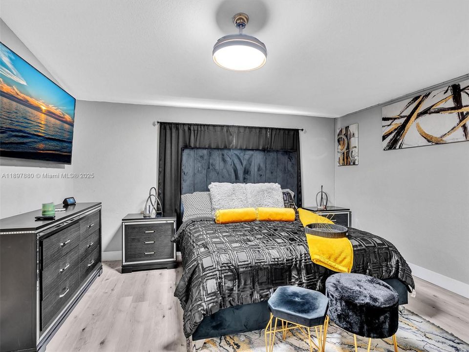 Active With Contract: $460,000 (4 beds, 2 baths, 1848 Square Feet)