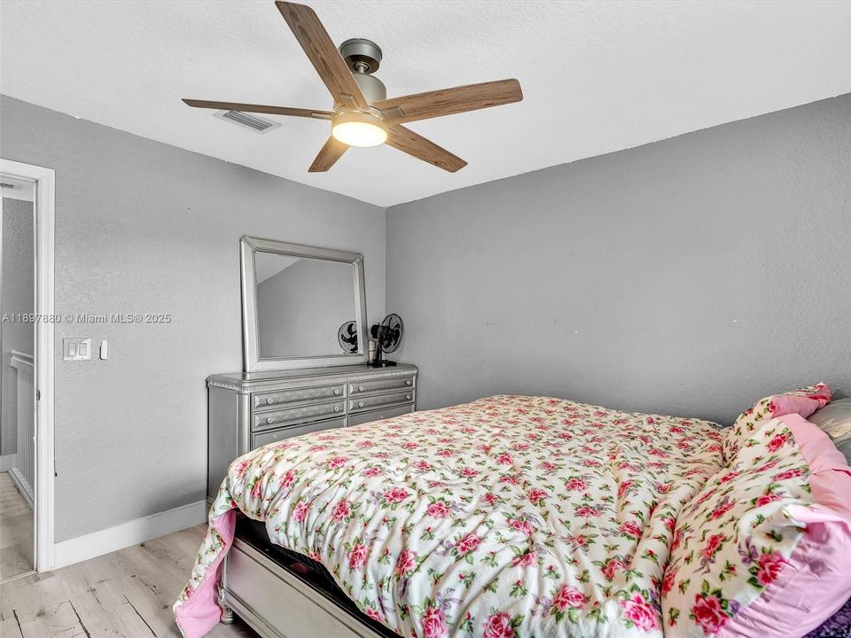 Active With Contract: $460,000 (4 beds, 2 baths, 1848 Square Feet)