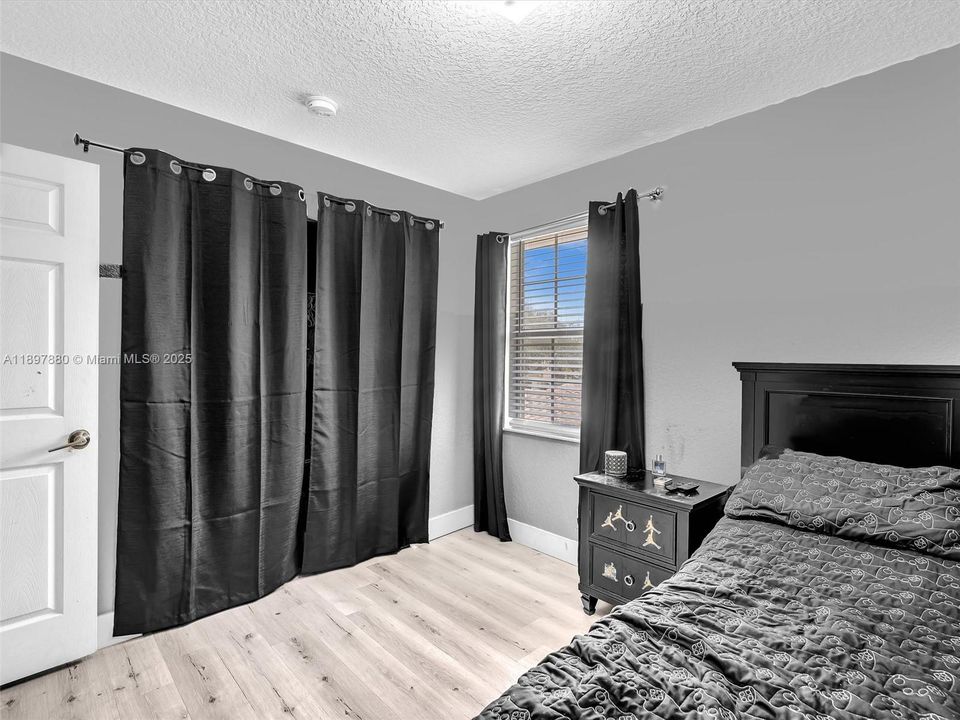 Active With Contract: $460,000 (4 beds, 2 baths, 1848 Square Feet)