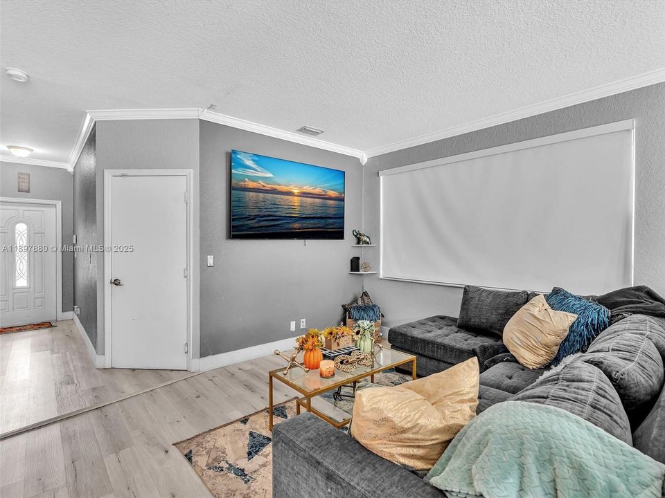 Active With Contract: $460,000 (4 beds, 2 baths, 1848 Square Feet)