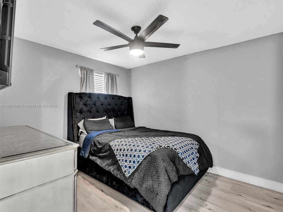 Active With Contract: $460,000 (4 beds, 2 baths, 1848 Square Feet)