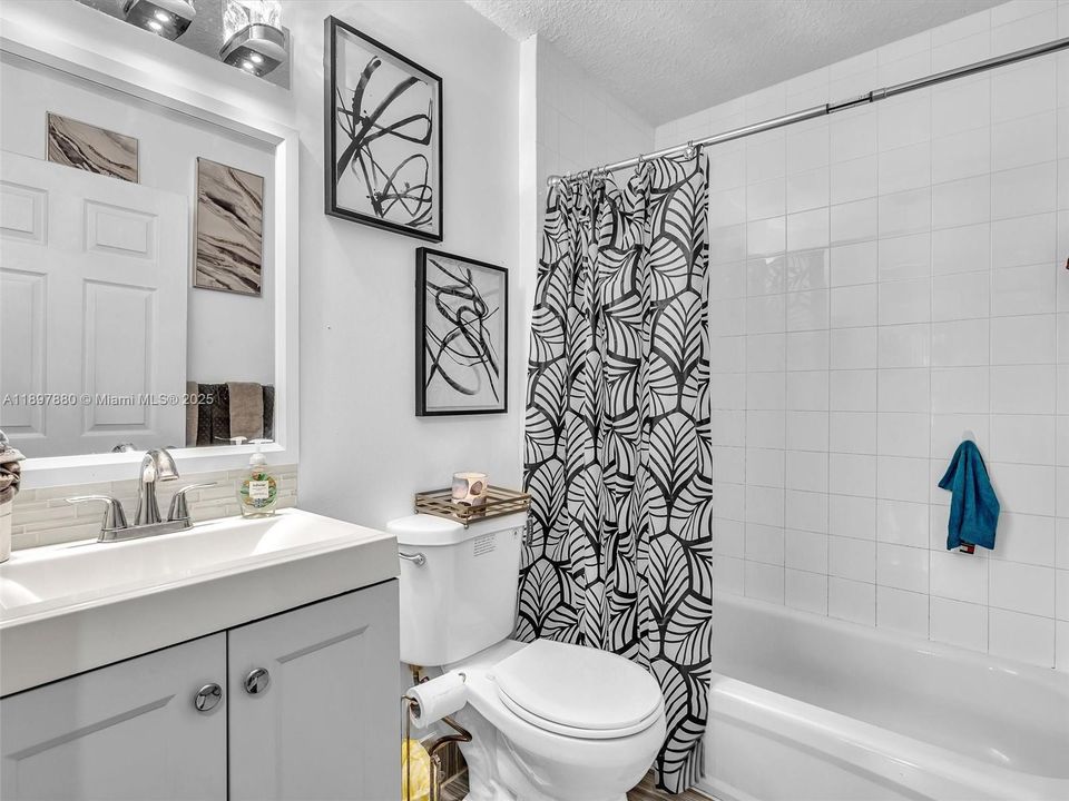 Active With Contract: $460,000 (4 beds, 2 baths, 1848 Square Feet)