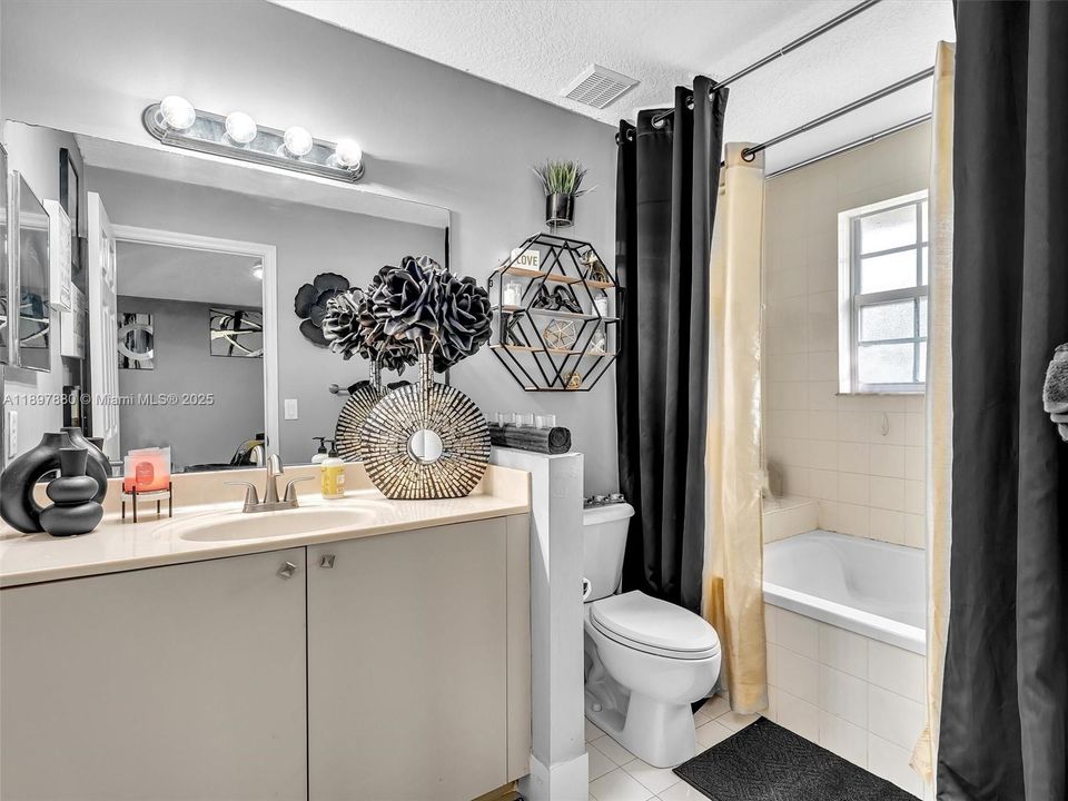 Active With Contract: $460,000 (4 beds, 2 baths, 1848 Square Feet)