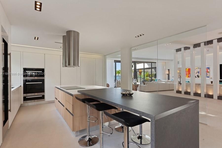 For Rent: $55,000 (5 beds, 5 baths, 3989 Square Feet)