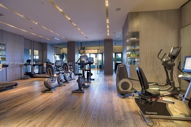 Active With Contract: $2,790,000 (3 beds, 3 baths, 3062 Square Feet)