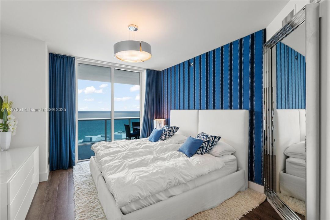 Active With Contract: $2,790,000 (3 beds, 3 baths, 3062 Square Feet)