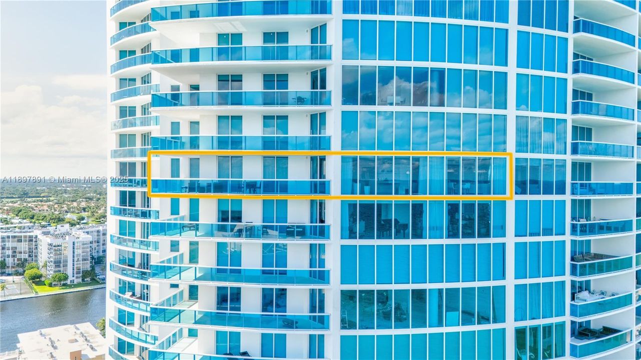 Active With Contract: $2,790,000 (3 beds, 3 baths, 3062 Square Feet)