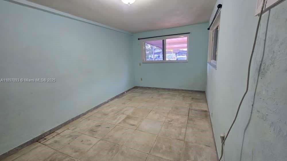 Recientemente alquilado: $1,350 (1 camas, 1 baños, 1911 Pies cuadrados)