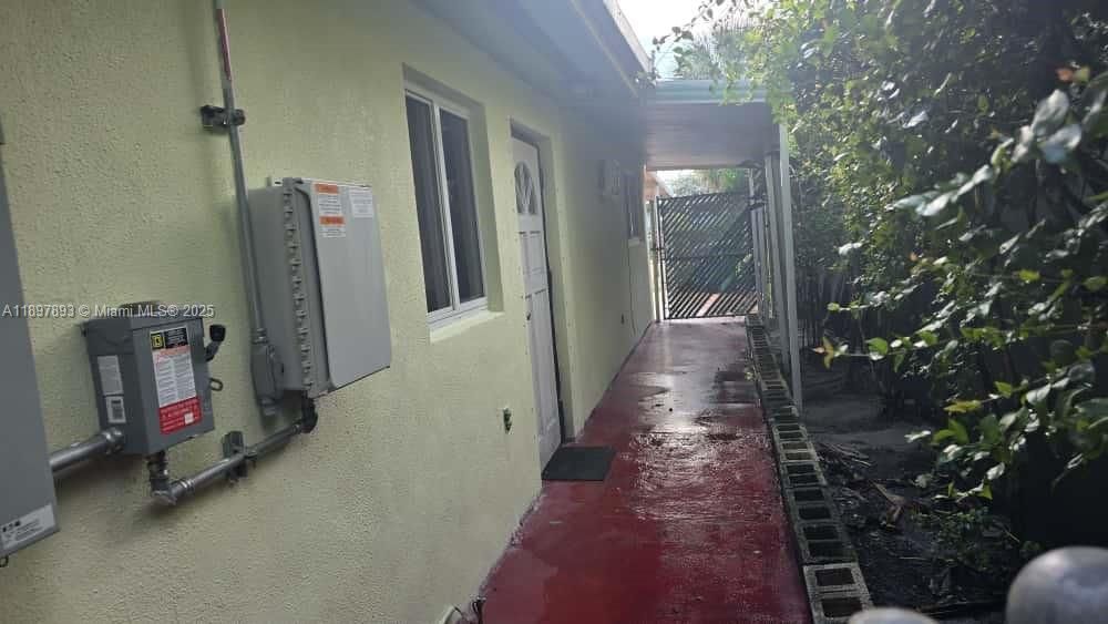 Recientemente alquilado: $1,350 (1 camas, 1 baños, 1911 Pies cuadrados)