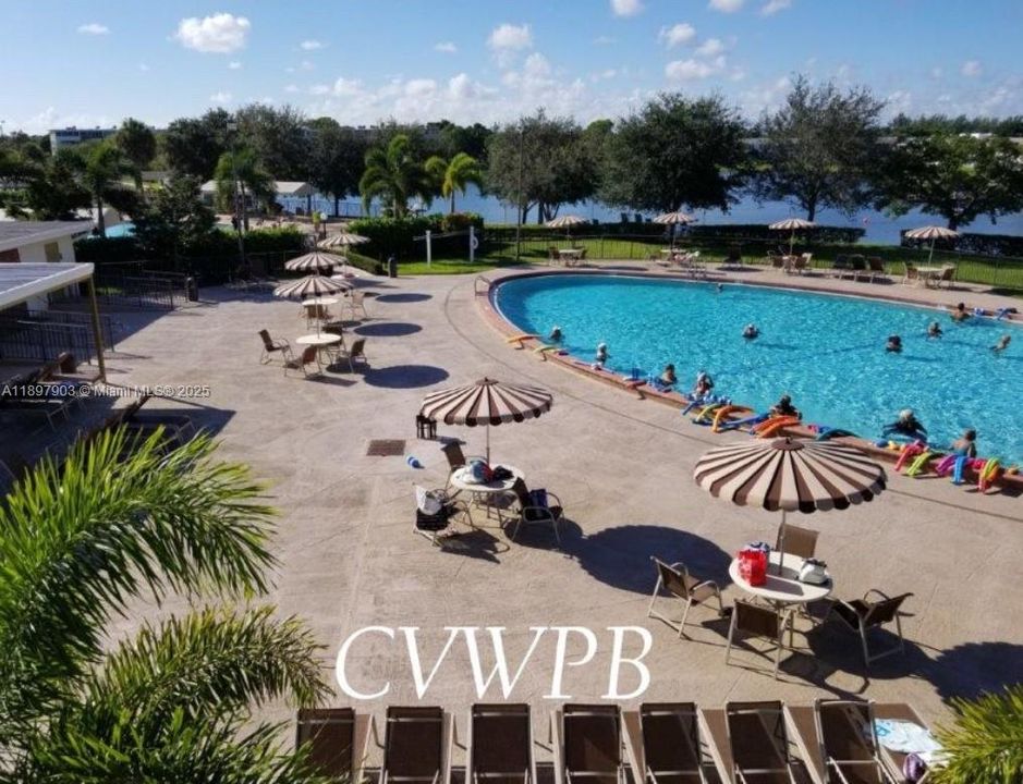 Под контрактом: $1,300 (1 спален, 1 ванн, 585 Квадратных фут)