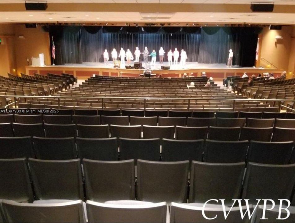 Под контрактом: $1,300 (1 спален, 1 ванн, 585 Квадратных фут)