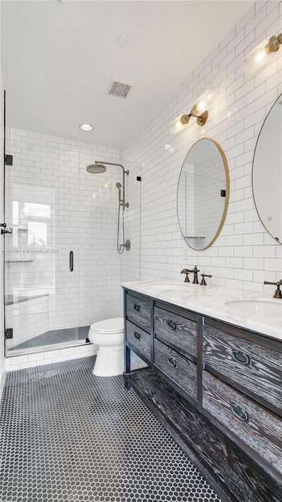 For Sale: $719,000 (3 beds, 3 baths, 2005 Square Feet)