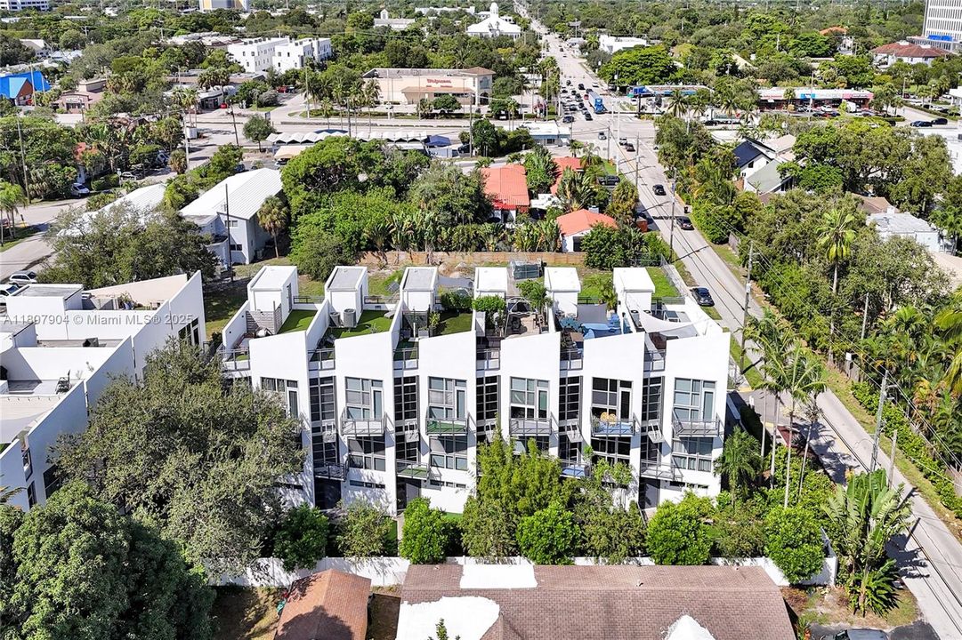 For Sale: $719,000 (3 beds, 3 baths, 2005 Square Feet)