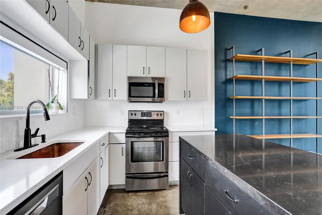 For Sale: $719,000 (3 beds, 3 baths, 2005 Square Feet)