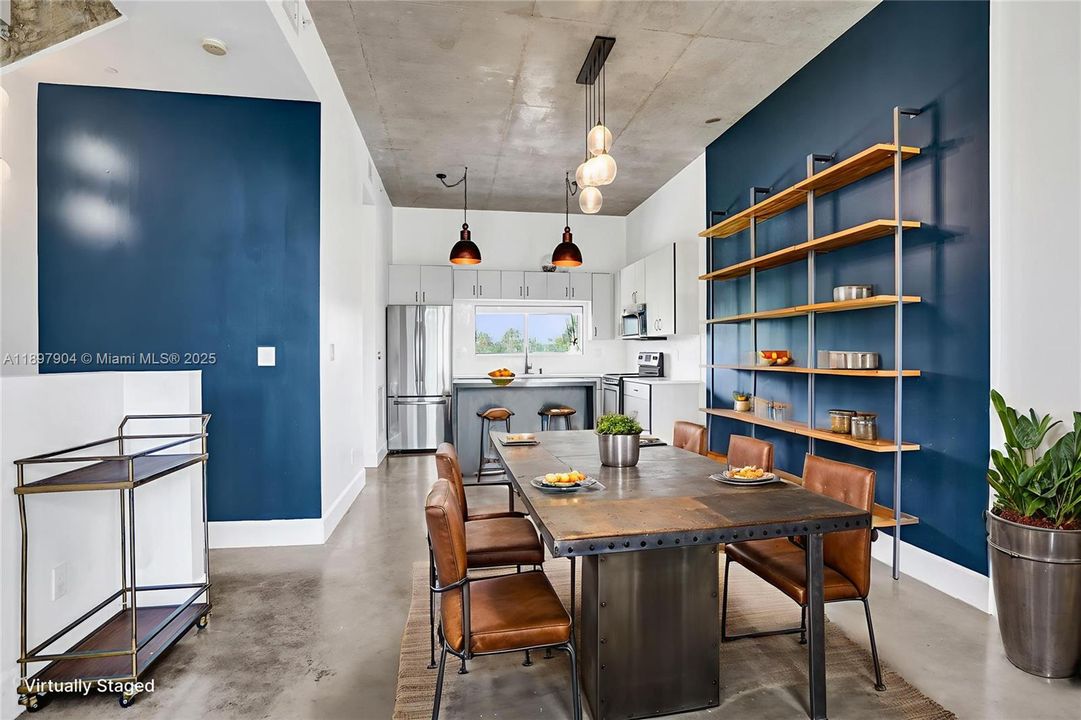 For Sale: $719,000 (3 beds, 3 baths, 2005 Square Feet)