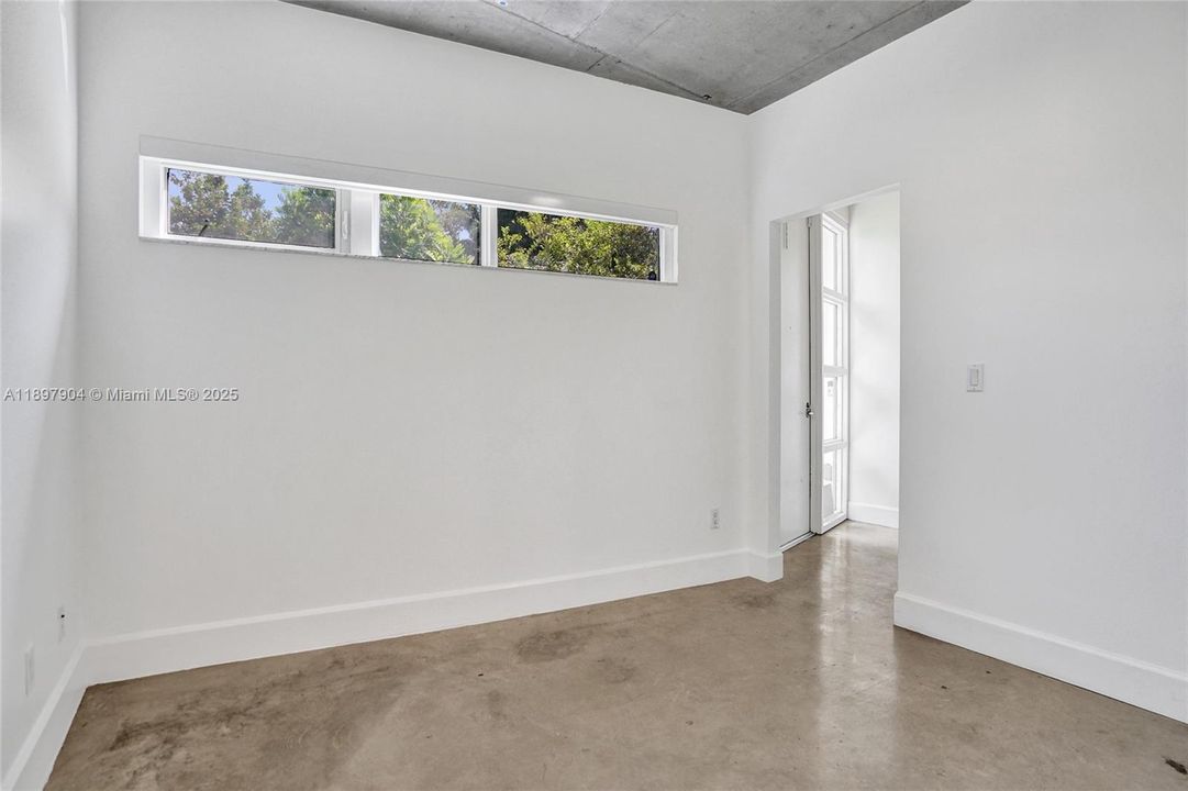 For Sale: $719,000 (3 beds, 3 baths, 2005 Square Feet)