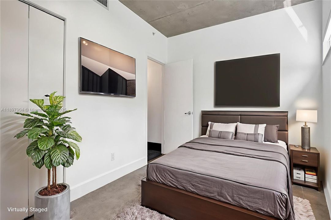 For Sale: $719,000 (3 beds, 3 baths, 2005 Square Feet)