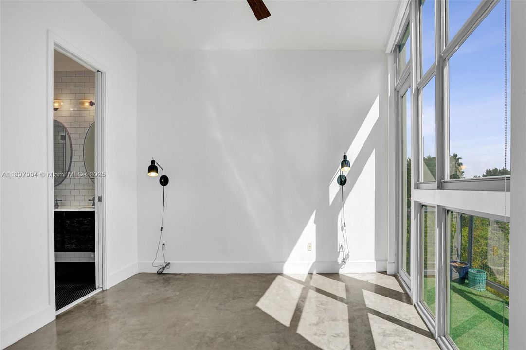 For Sale: $719,000 (3 beds, 3 baths, 2005 Square Feet)