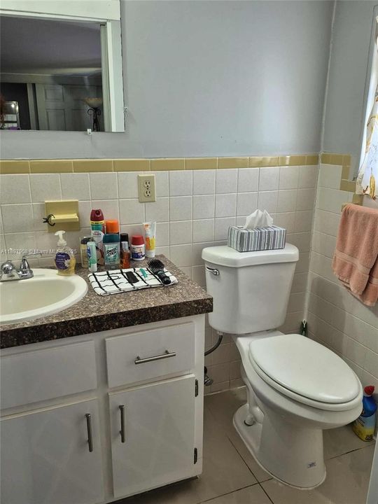 Active With Contract: $199,900 (2 beds, 2 baths, 1360 Square Feet)