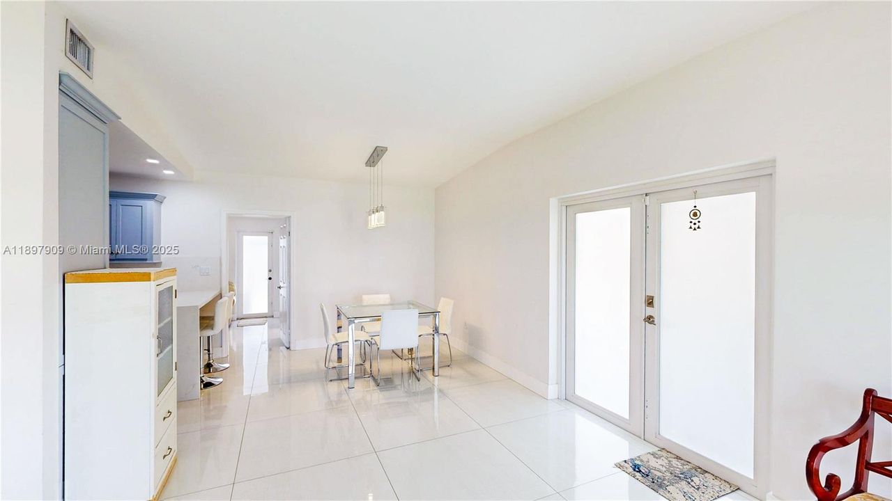 Active With Contract: $510,000 (3 beds, 2 baths, 1629 Square Feet)