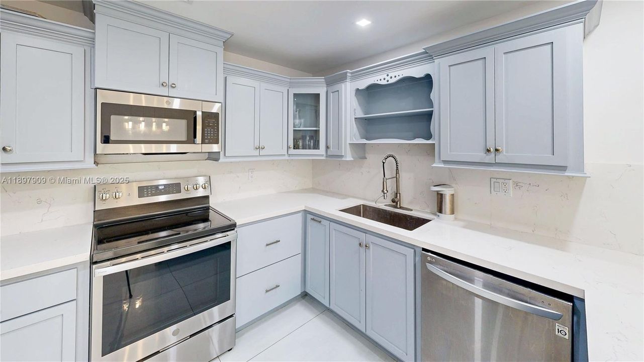 Active With Contract: $510,000 (3 beds, 2 baths, 1629 Square Feet)