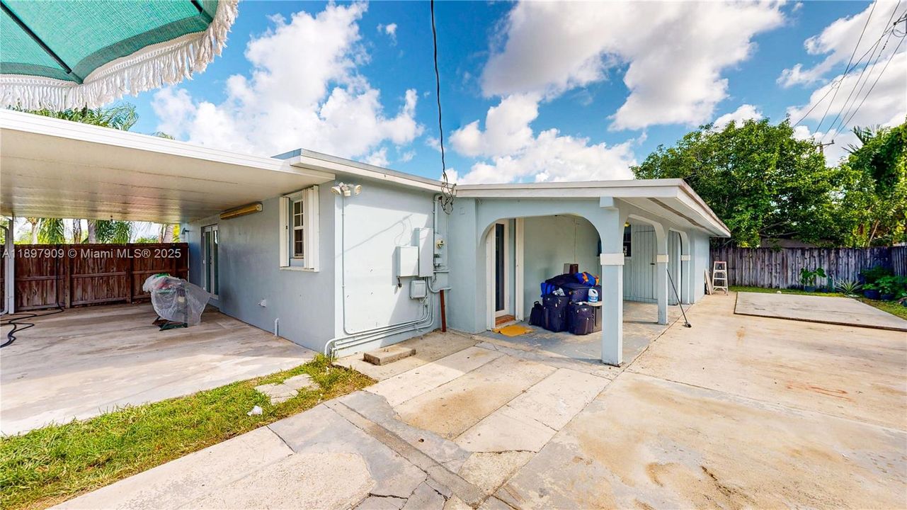 Active With Contract: $510,000 (3 beds, 2 baths, 1629 Square Feet)