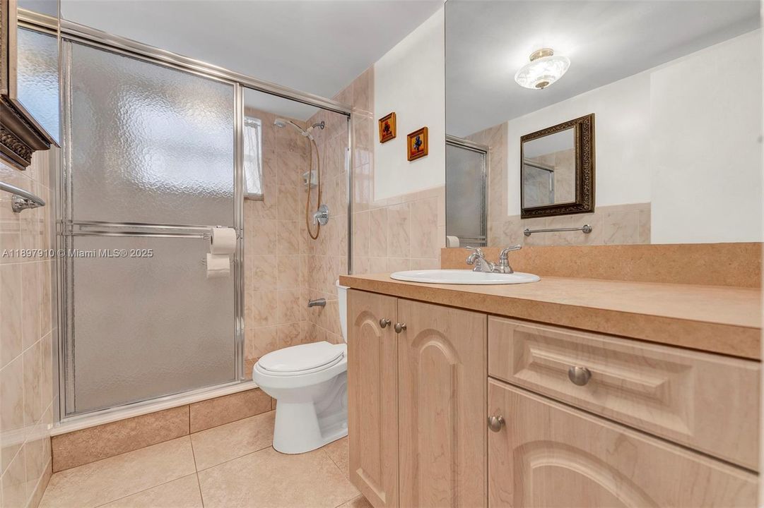For Sale: $169,000 (2 beds, 2 baths, 1102 Square Feet)